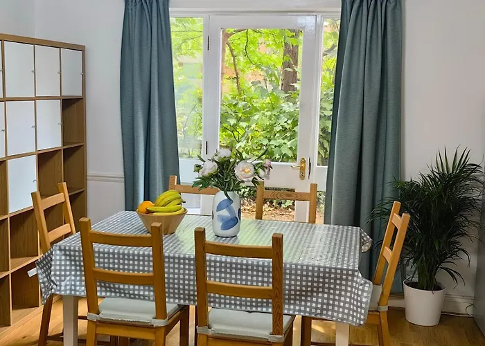 Oxford City Centre Apartment With Parking