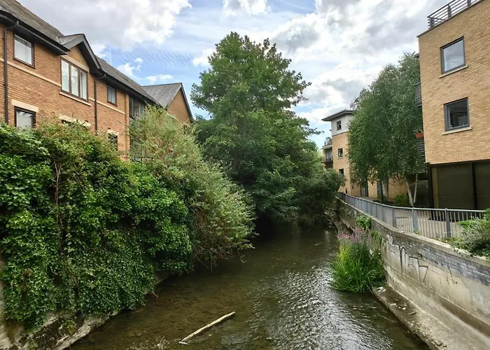 Oxford City Centre Apartment With Parking